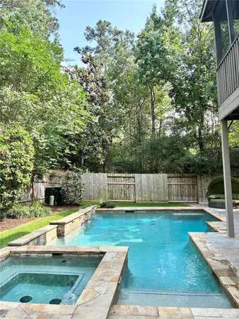$850,000 | 110 South Longsford Circle, The Woodlands, TX 77382