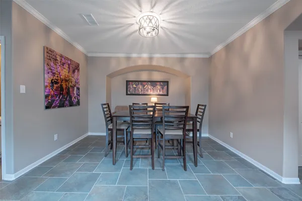 $850,000 | 110 South Longsford Circle, The Woodlands, TX 77382