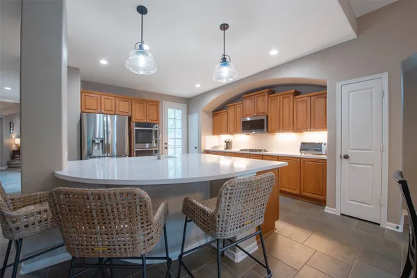 $850,000 | 110 South Longsford Circle, The Woodlands, TX 77382