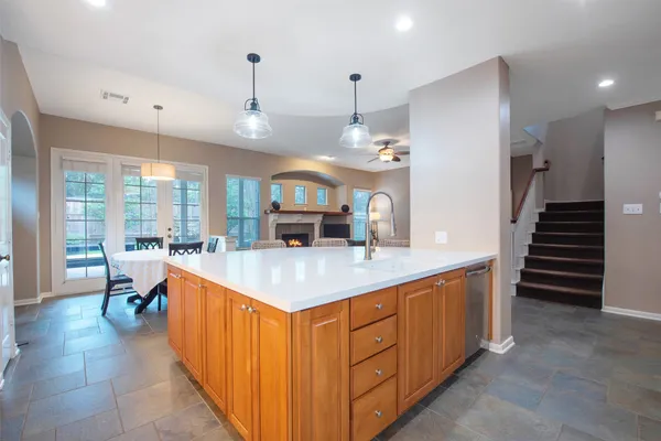 $850,000 | 110 South Longsford Circle, The Woodlands, TX 77382
