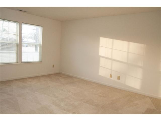 5744 Long Ridge Place Indianapolis, IN 46221 - Photo 9 of 16 Gallery Image 9