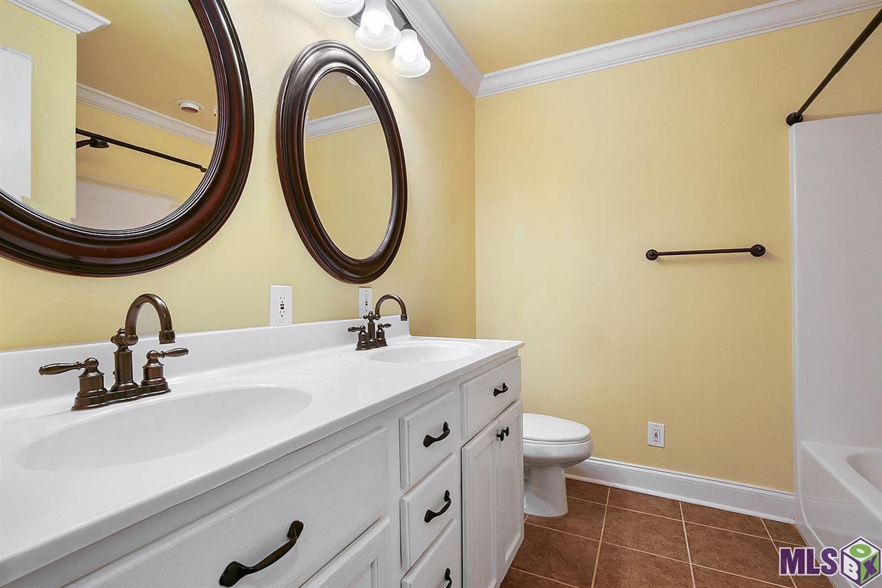 26540 Bobby Gill Road Denham Springs, LA 70726 - Photo 18 of 21 2 sinks in hall bath