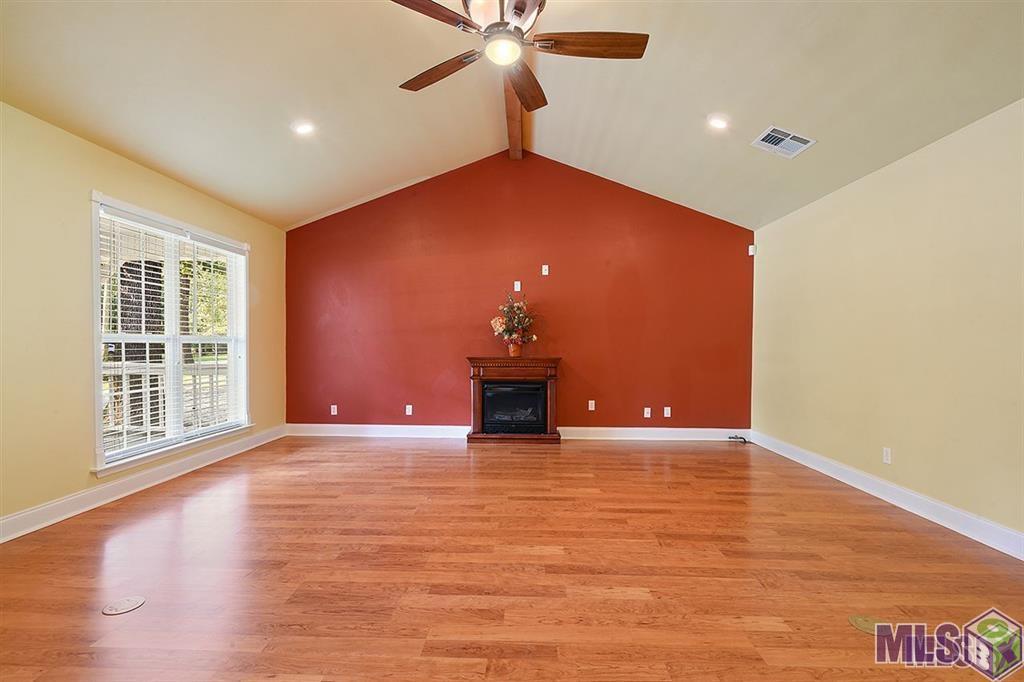 26540 Bobby Gill Road Denham Springs, LA 70726 - Photo 20 of 21 Living room