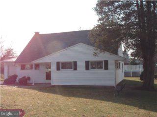 20 Harp Road Levittown, PA 19056 - Photo 1 of 5 Gallery Image 1