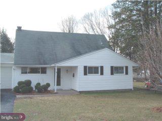 20 Harp Road Levittown, PA 19056 - Photo 2 of 5 Gallery Image 2