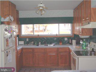 20 Harp Road Levittown, PA 19056 - Photo 4 of 5 Gallery Image 4