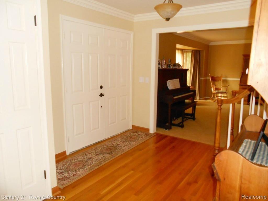 2953 Leyton Court Rochester, MI 48306 - Photo 22 of 54 Foyer 2.jpg