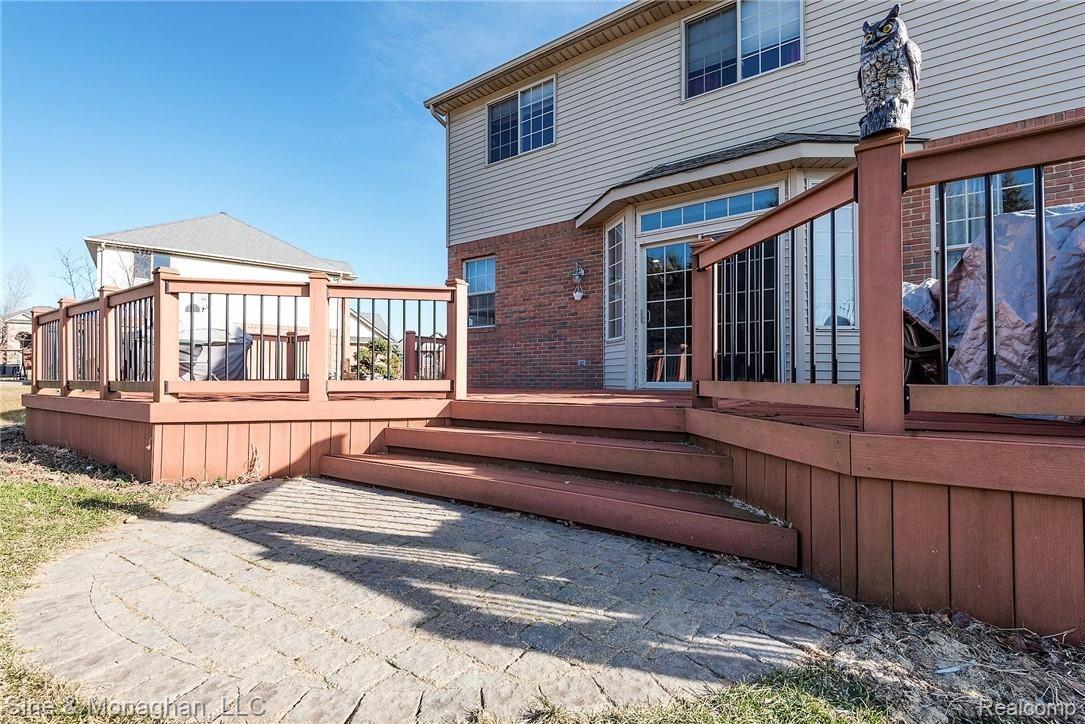 3120 Villanova Circle Rochester, MI 48307 - Photo 28 of 29 Deck & pavers
