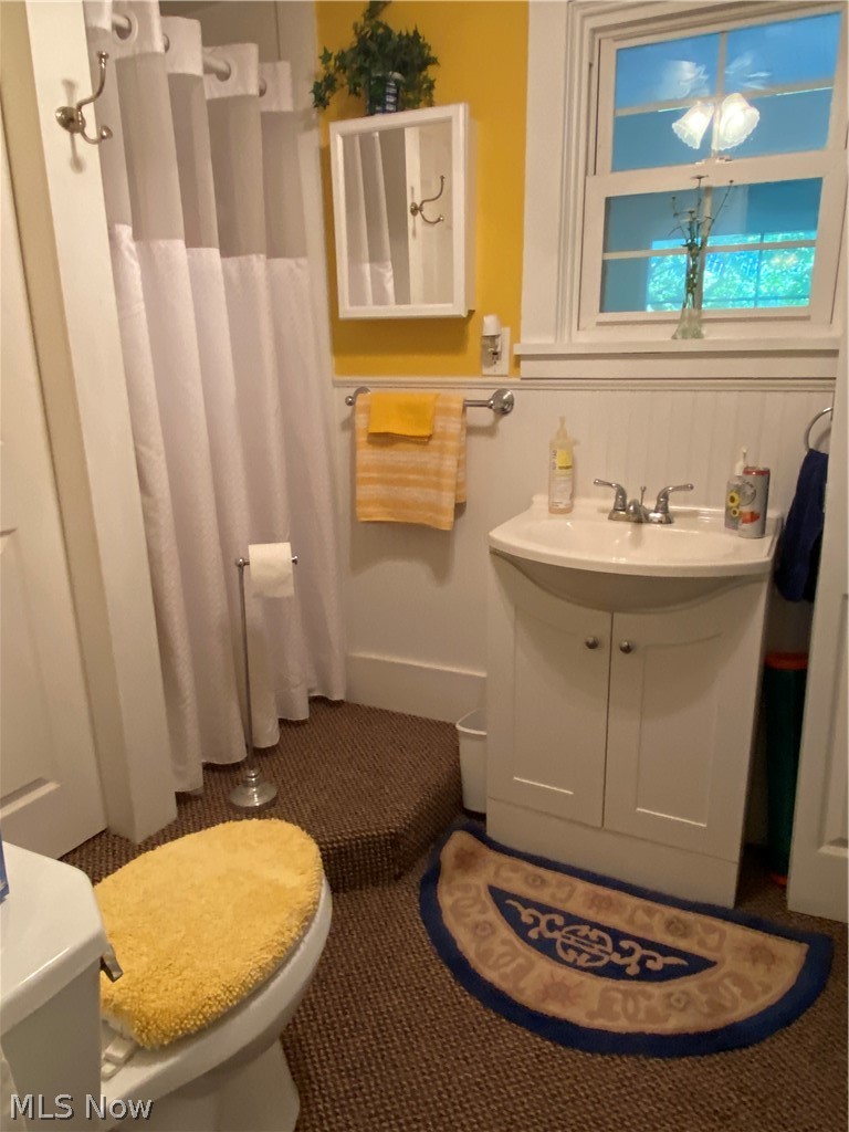 8924 South Raccoon Road Canfield, OH 44406 - Photo 12 of 34 1st floor full bath
