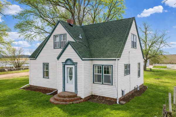 $560,000 | 10550 New Prague Boulevard, New Prague, MN 56071