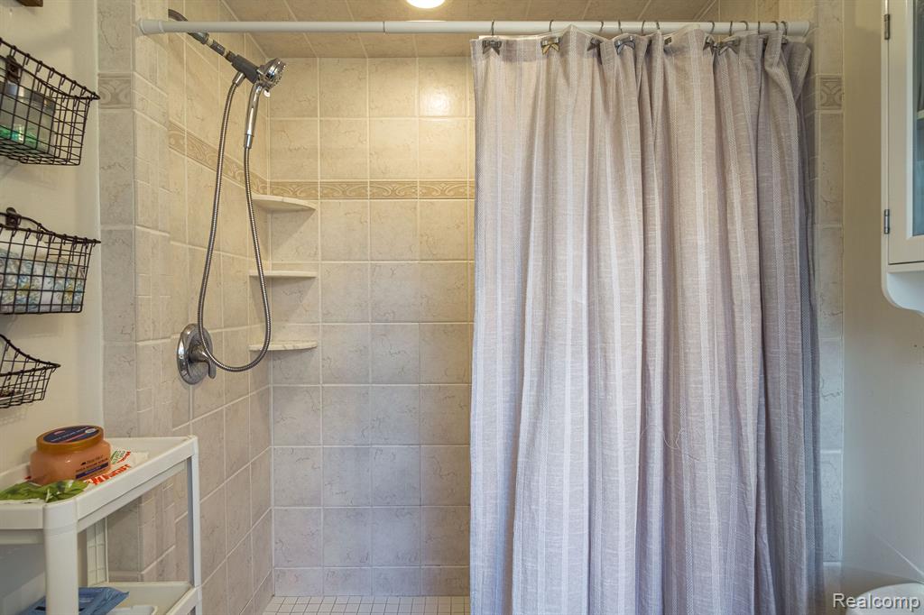 1707 Morningside Lane Rochester Hills, MI 48307 - Photo 29 of 37