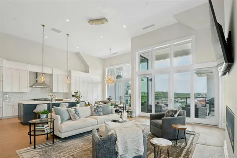 $2,648,000 | 710 Davenport Avenue, Unit 8, New Rochelle, NY 10805