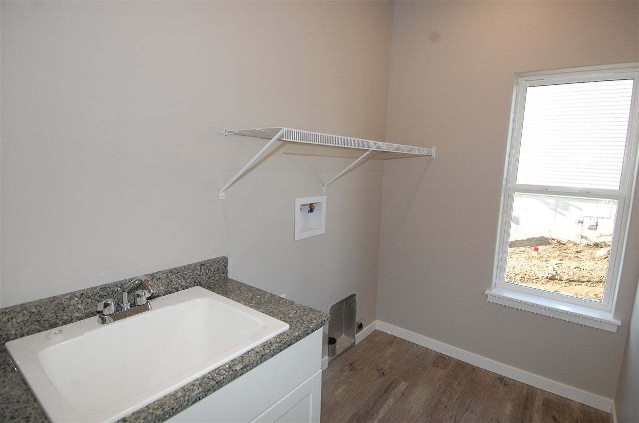 110 Cherry Lane Riverside, IA 52327 - Photo 9 of 32 Gallery Image 9