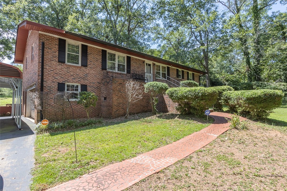 1007 Hiawatha Drive Anderson, SC 29621 - Photo 3 of 41