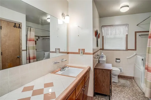 $230,000 | 17501 East Cheyenne Drive, Independence, MO 64056