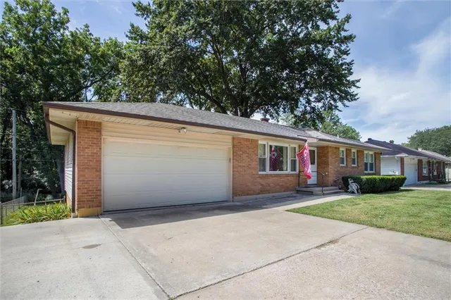 $230,000 | 17501 East Cheyenne Drive, Independence, MO 64056
