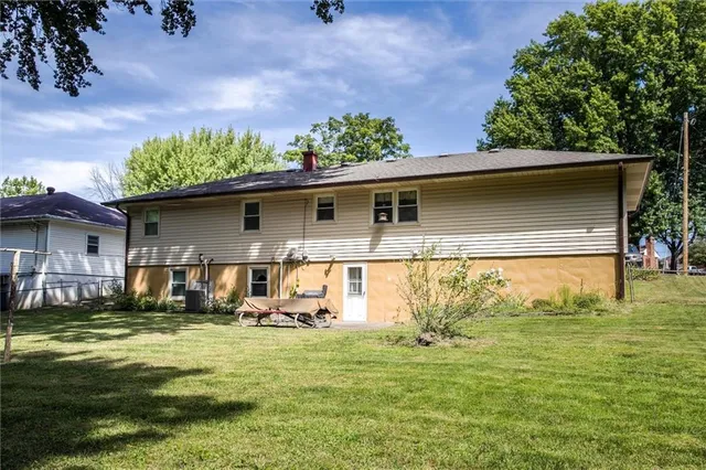 $230,000 | 17501 East Cheyenne Drive, Independence, MO 64056