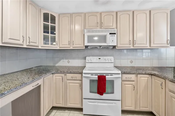 $489,900 | 97 Farnum Pike, Smithfield, RI 02917