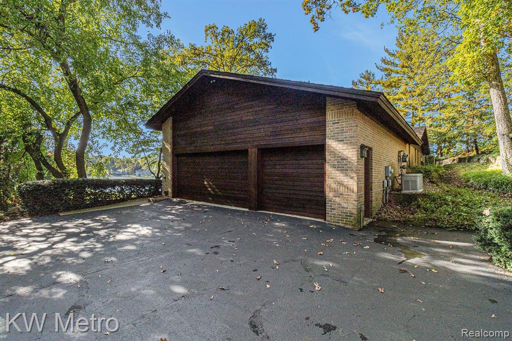 4130 Rurik Drive Howell, MI 48843 - Photo 11 of 71
