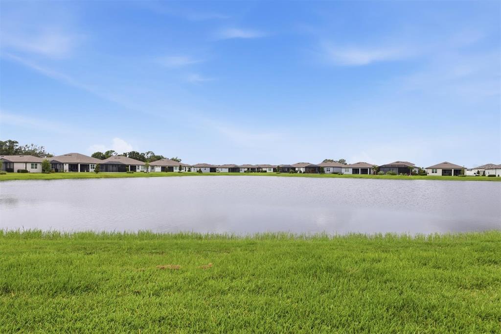 9350 Ballaster Pointe Loop Palmetto, FL 34221 - Photo 34 of 64