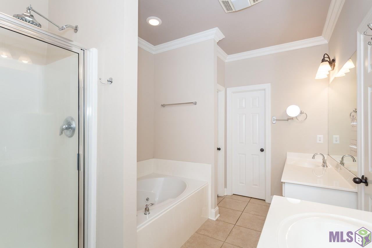 12939 Hidden Ridge Drive Baton Rouge, LA 70816 - Photo 9 of 31 Gallery Image 9