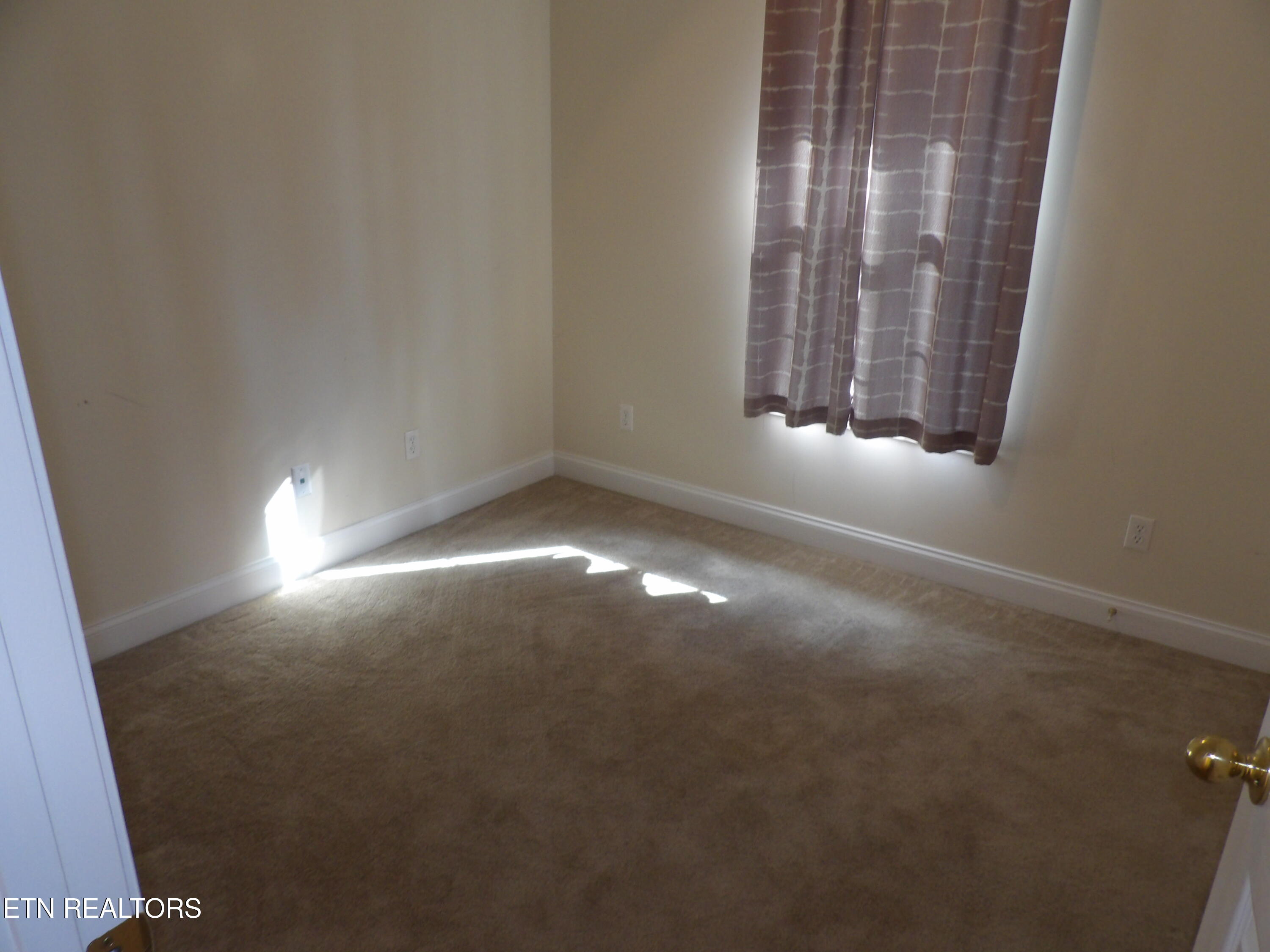 6447 Rutledge Pike Knoxville, TN 37924 - Photo 15 of 22 271_0303