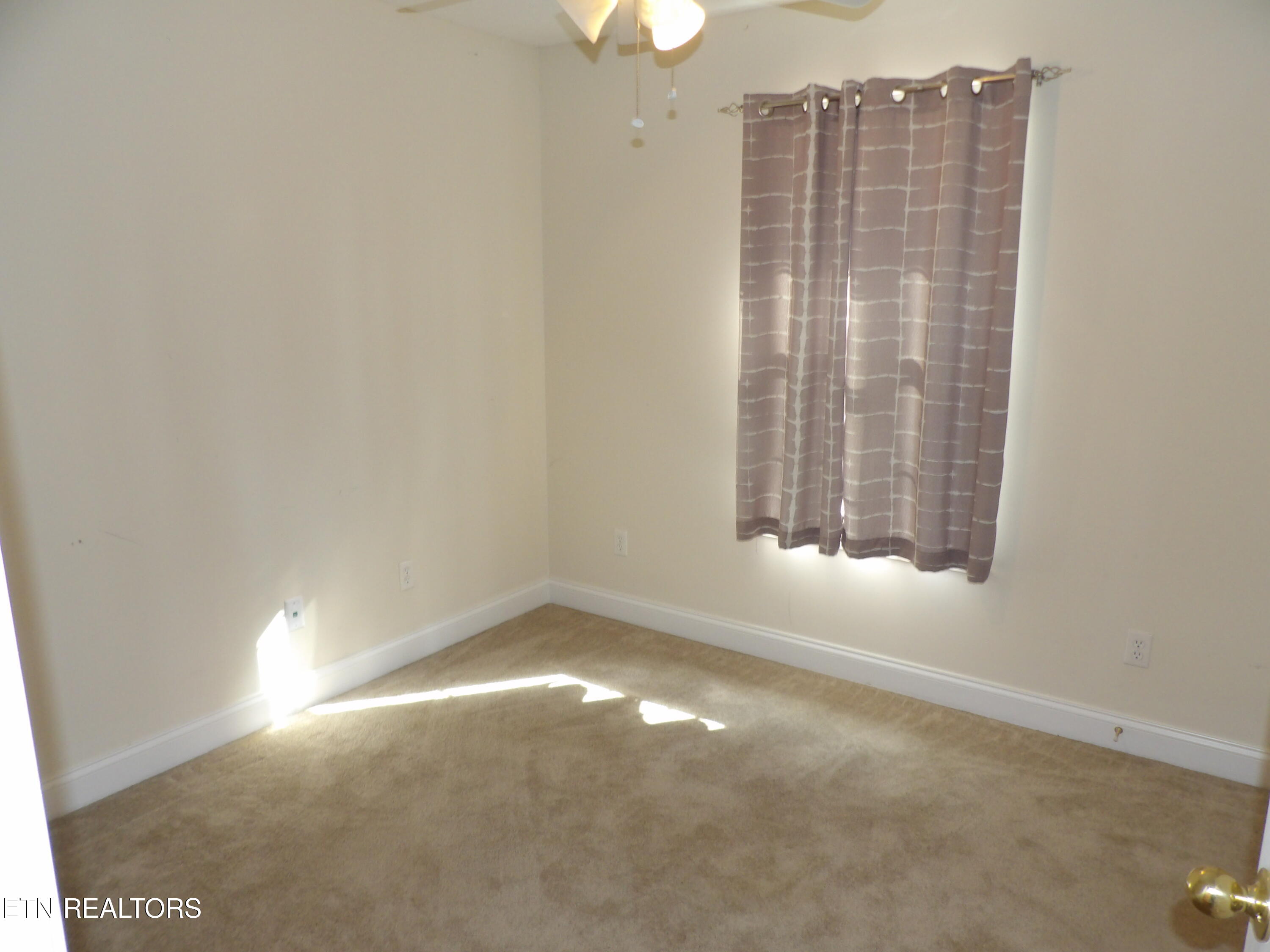 6447 Rutledge Pike Knoxville, TN 37924 - Photo 16 of 22 271_0304