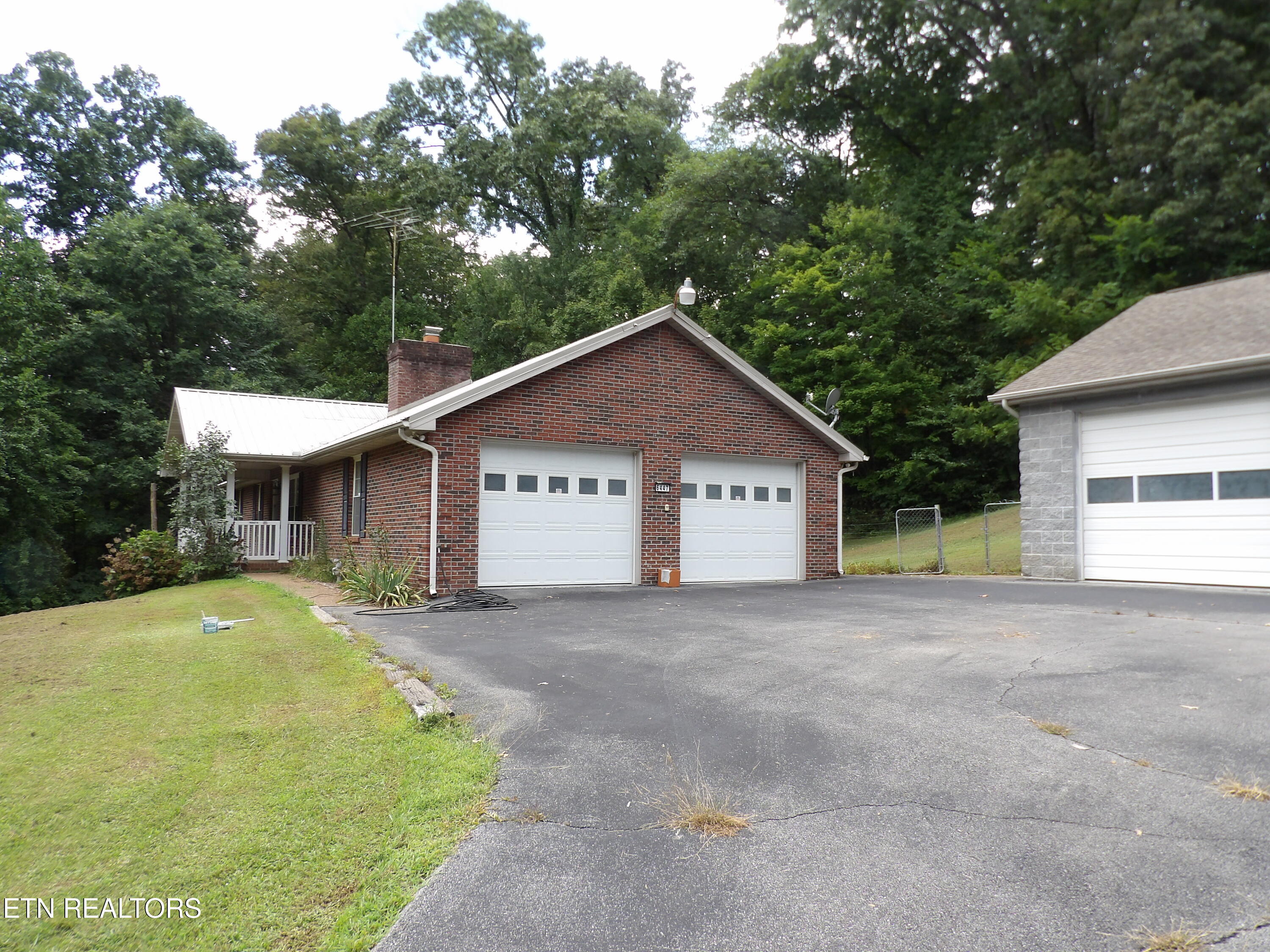 6447 Rutledge Pike Knoxville, TN 37924 - Photo 3 of 22 271_0162