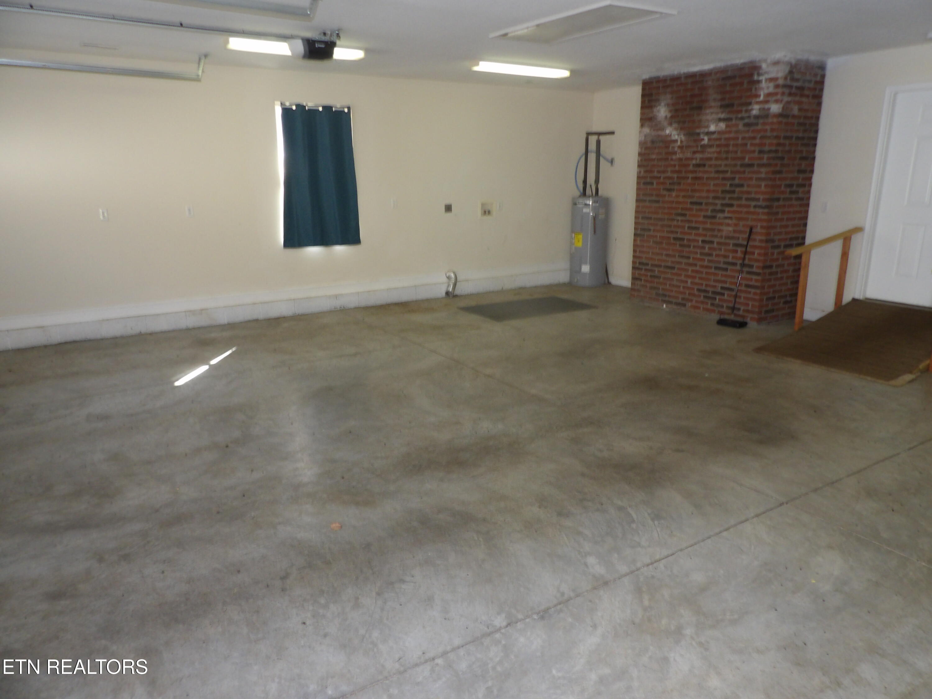 6447 Rutledge Pike Knoxville, TN 37924 - Photo 5 of 22 271_0293