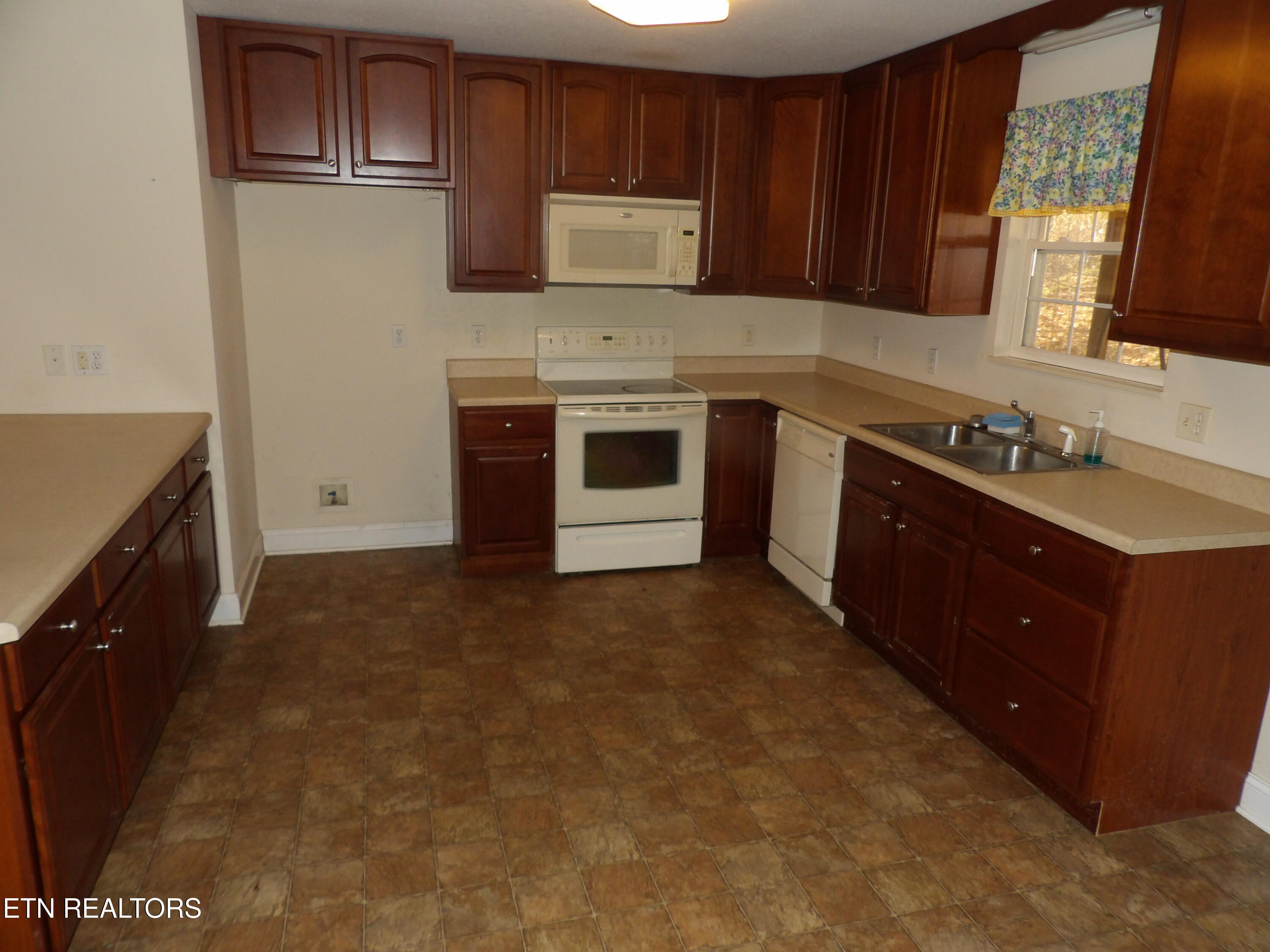 6447 Rutledge Pike Knoxville, TN 37924 - Photo 7 of 22 271_0295