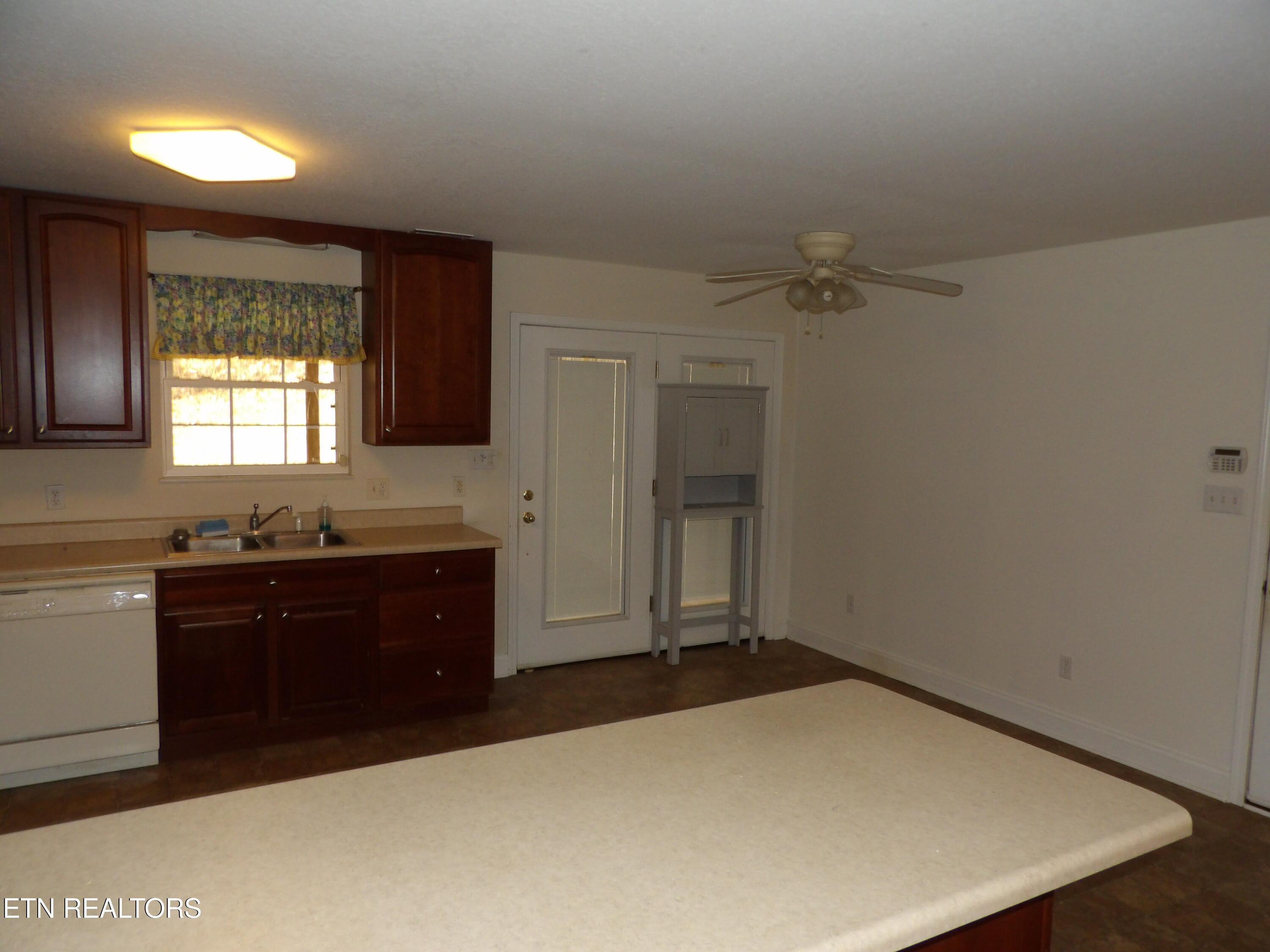 6447 Rutledge Pike Knoxville, TN 37924 - Photo 9 of 22 271_0297