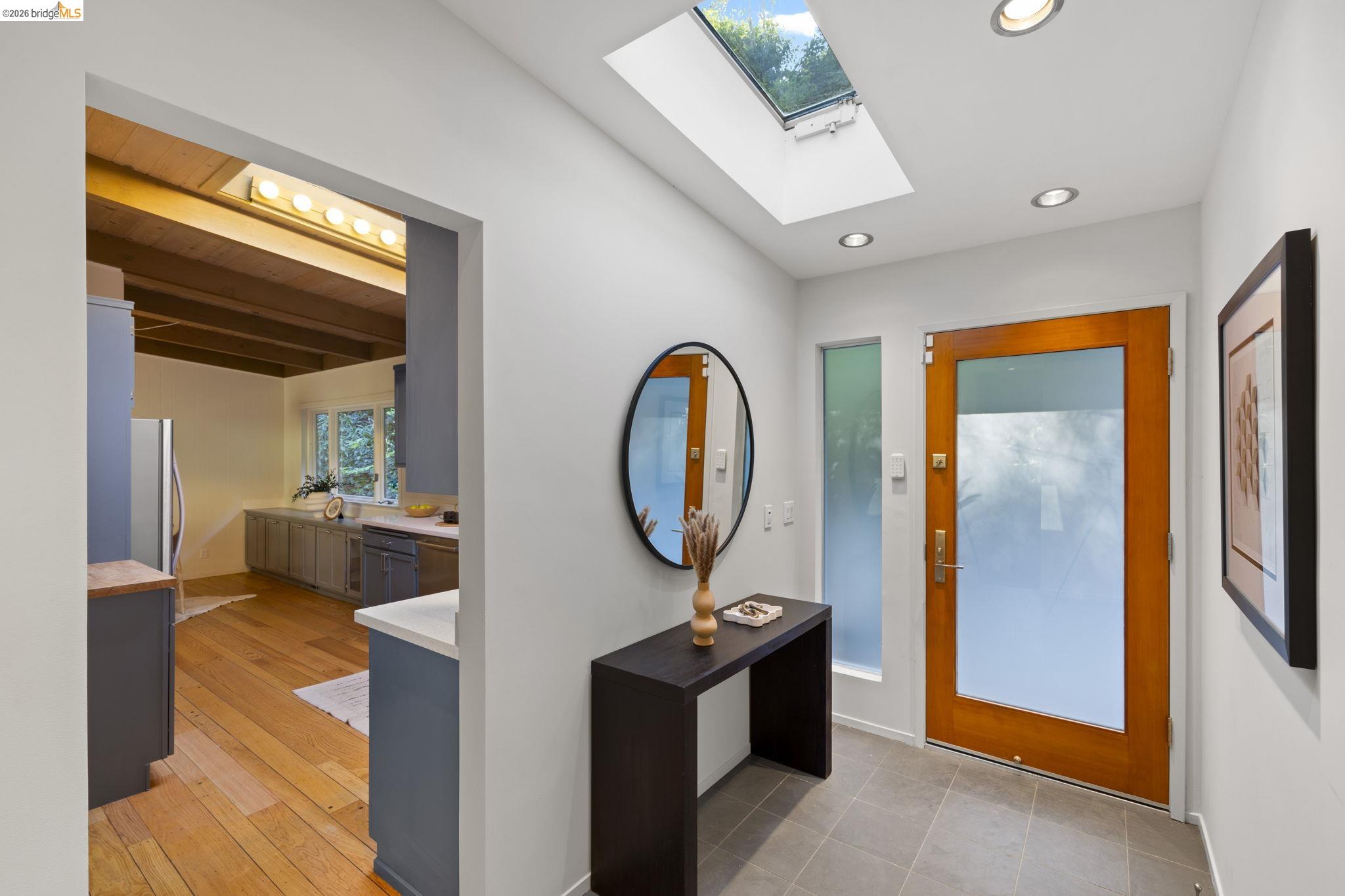 6476 Valley View Road Oakland, CA 94611 - Photo 14 of 50