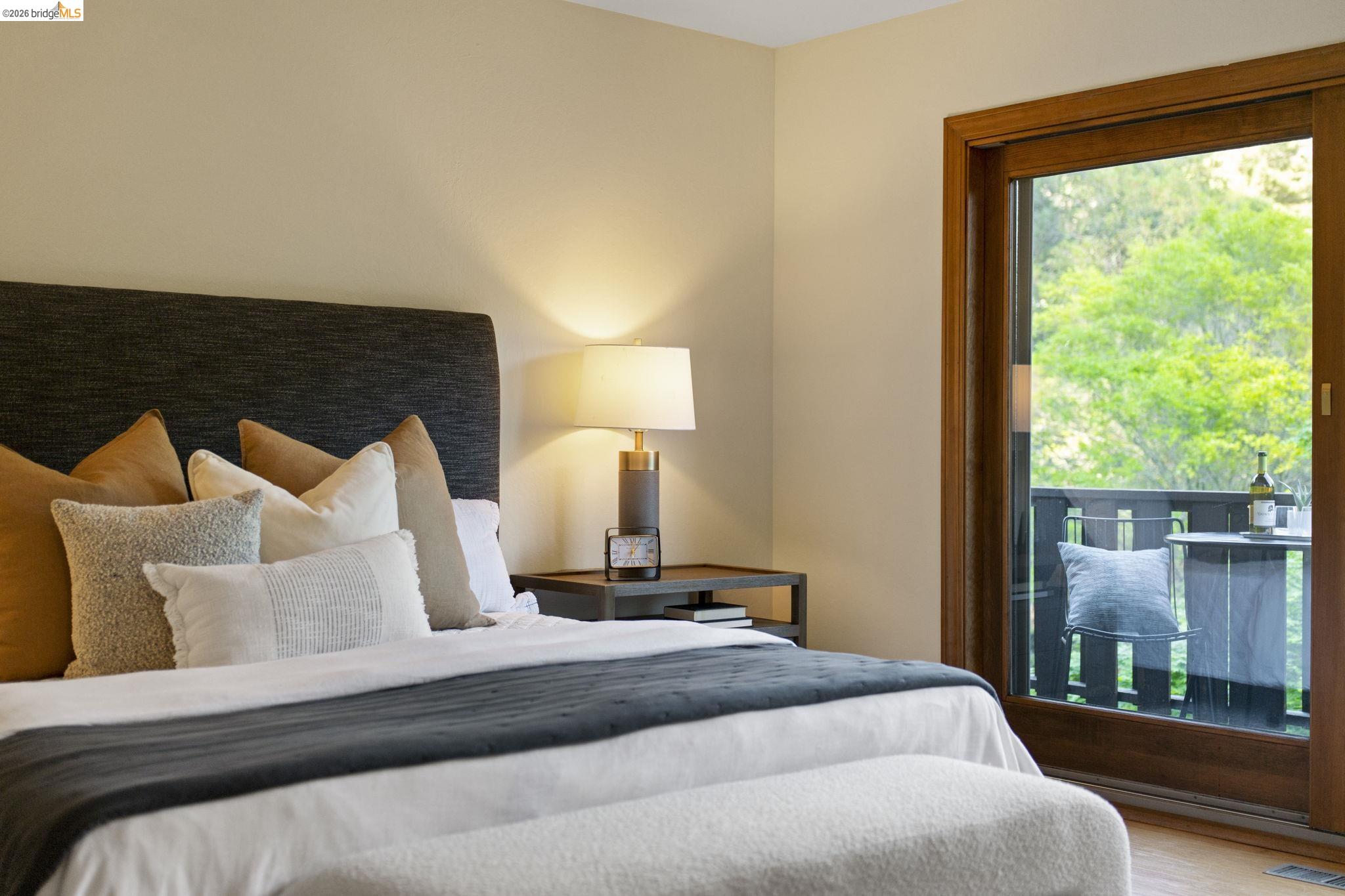 6476 Valley View Road Oakland, CA 94611 - Photo 21 of 50