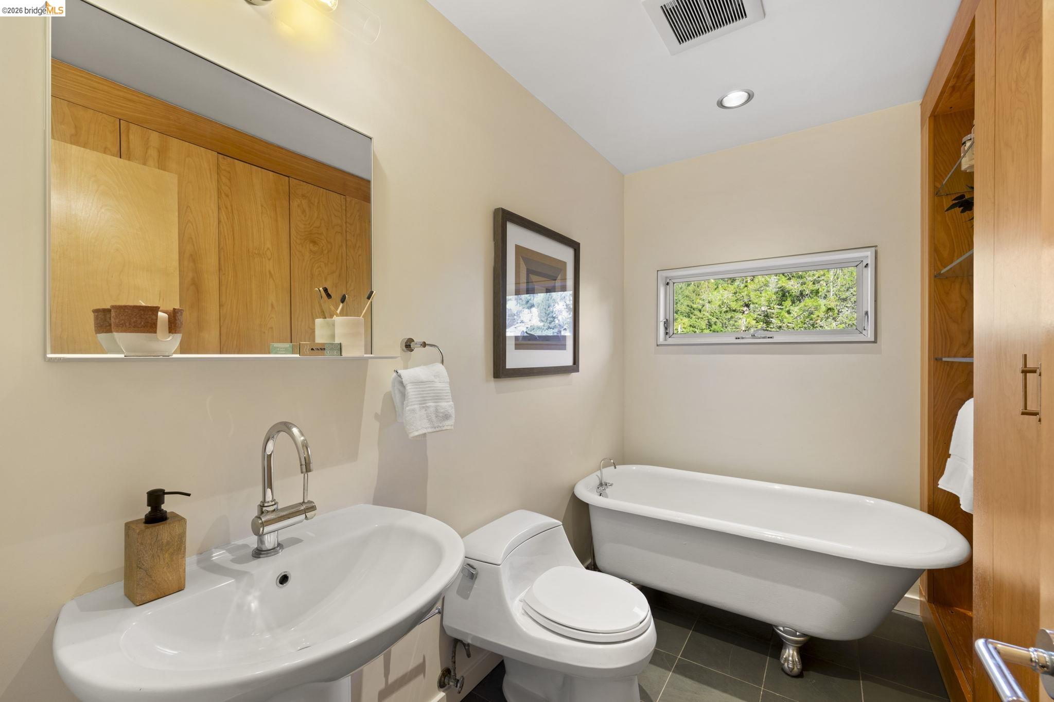 6476 Valley View Road Oakland, CA 94611 - Photo 27 of 50