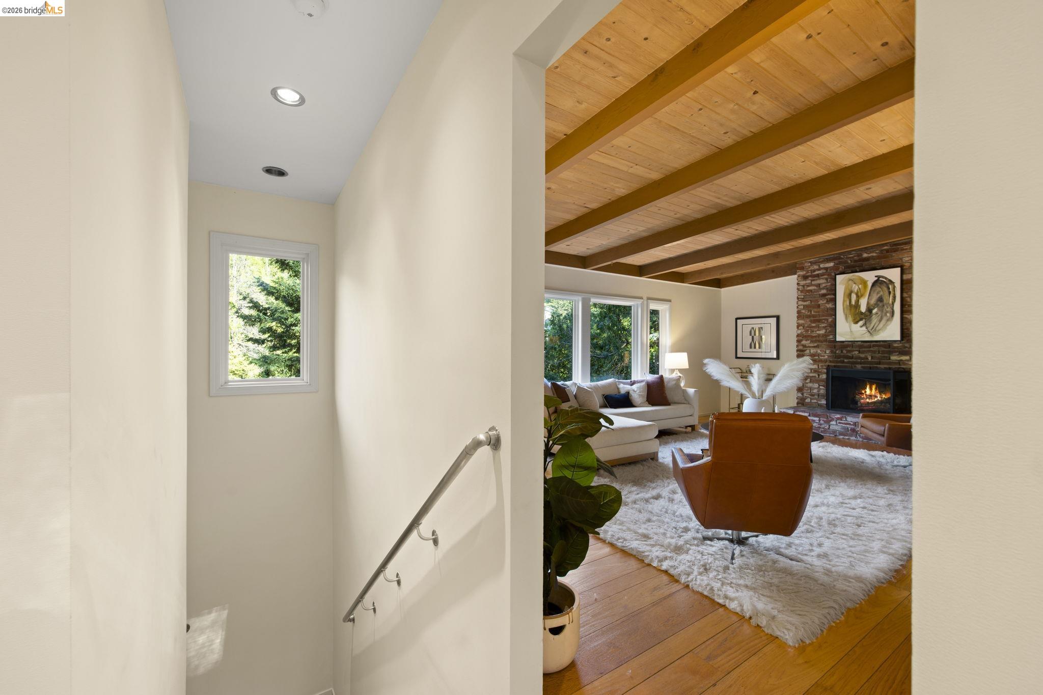 6476 Valley View Road Oakland, CA 94611 - Photo 29 of 50