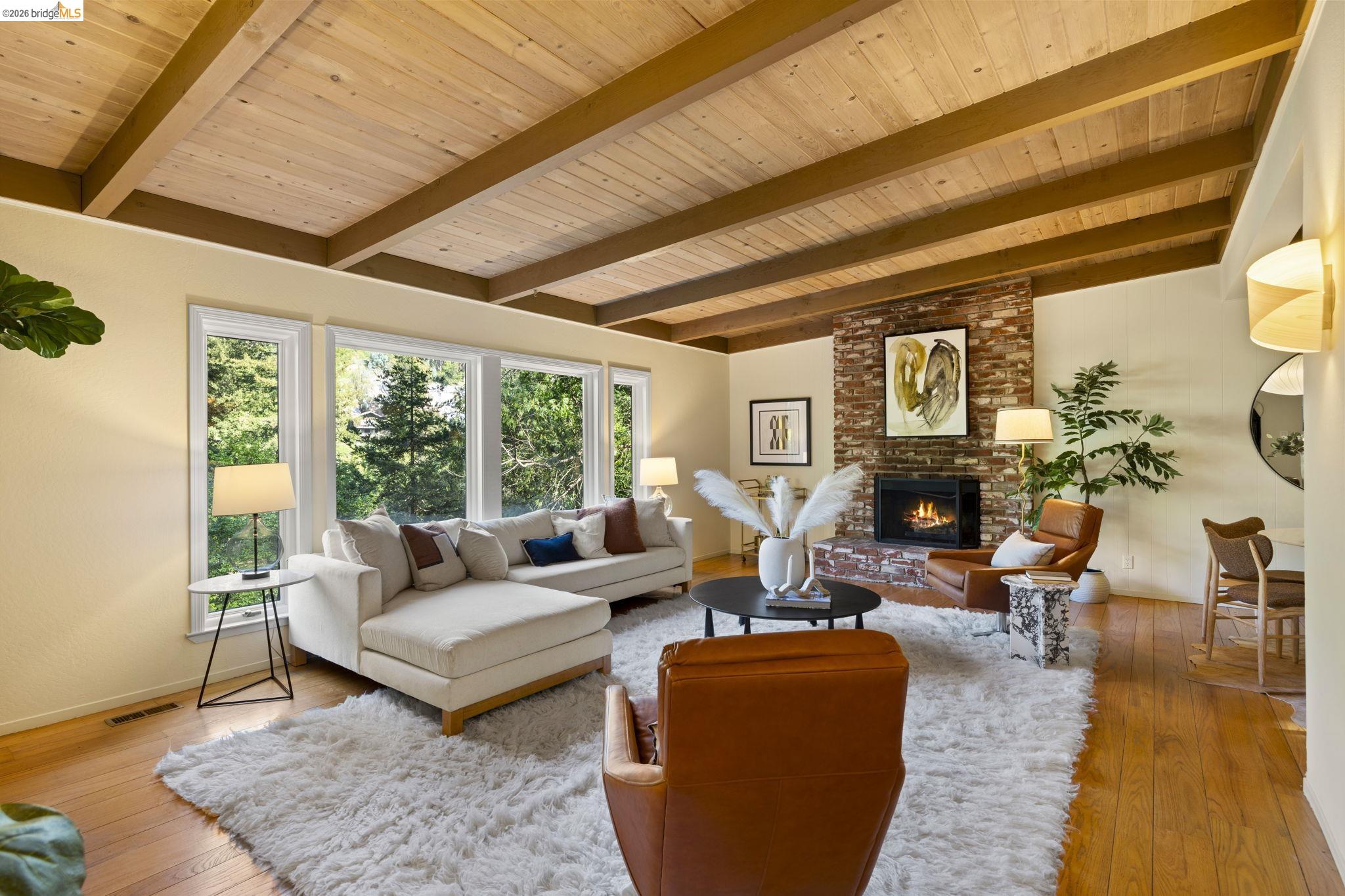 6476 Valley View Road Oakland, CA 94611 - Photo 3 of 50