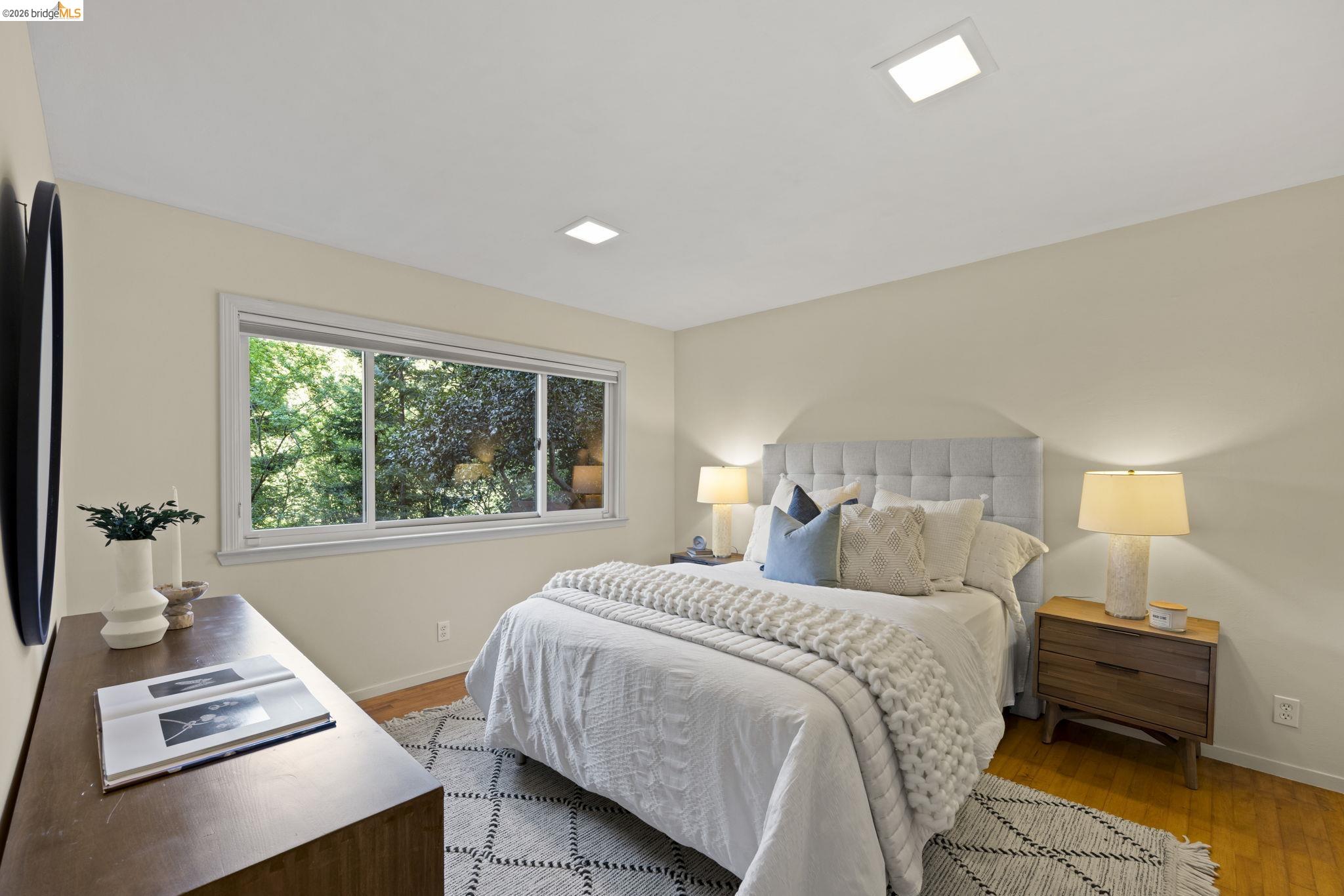 6476 Valley View Road Oakland, CA 94611 - Photo 38 of 50