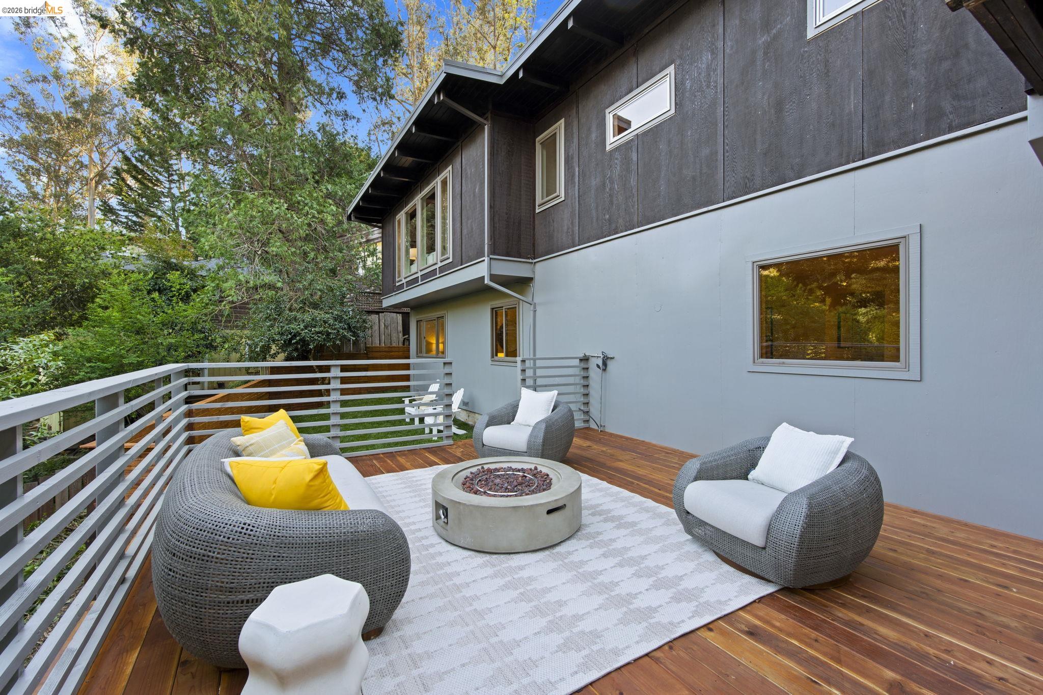 6476 Valley View Road Oakland, CA 94611 - Photo 43 of 50