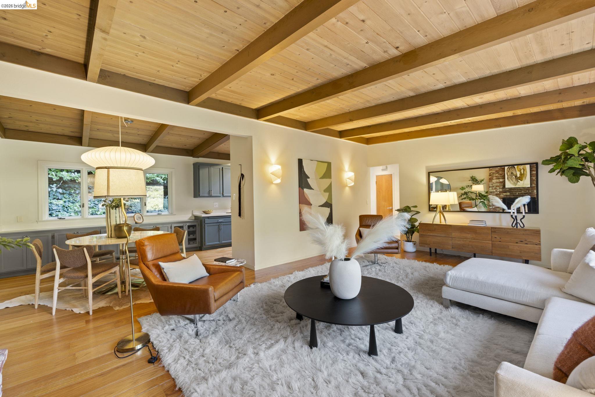 6476 Valley View Road Oakland, CA 94611 - Photo 7 of 50