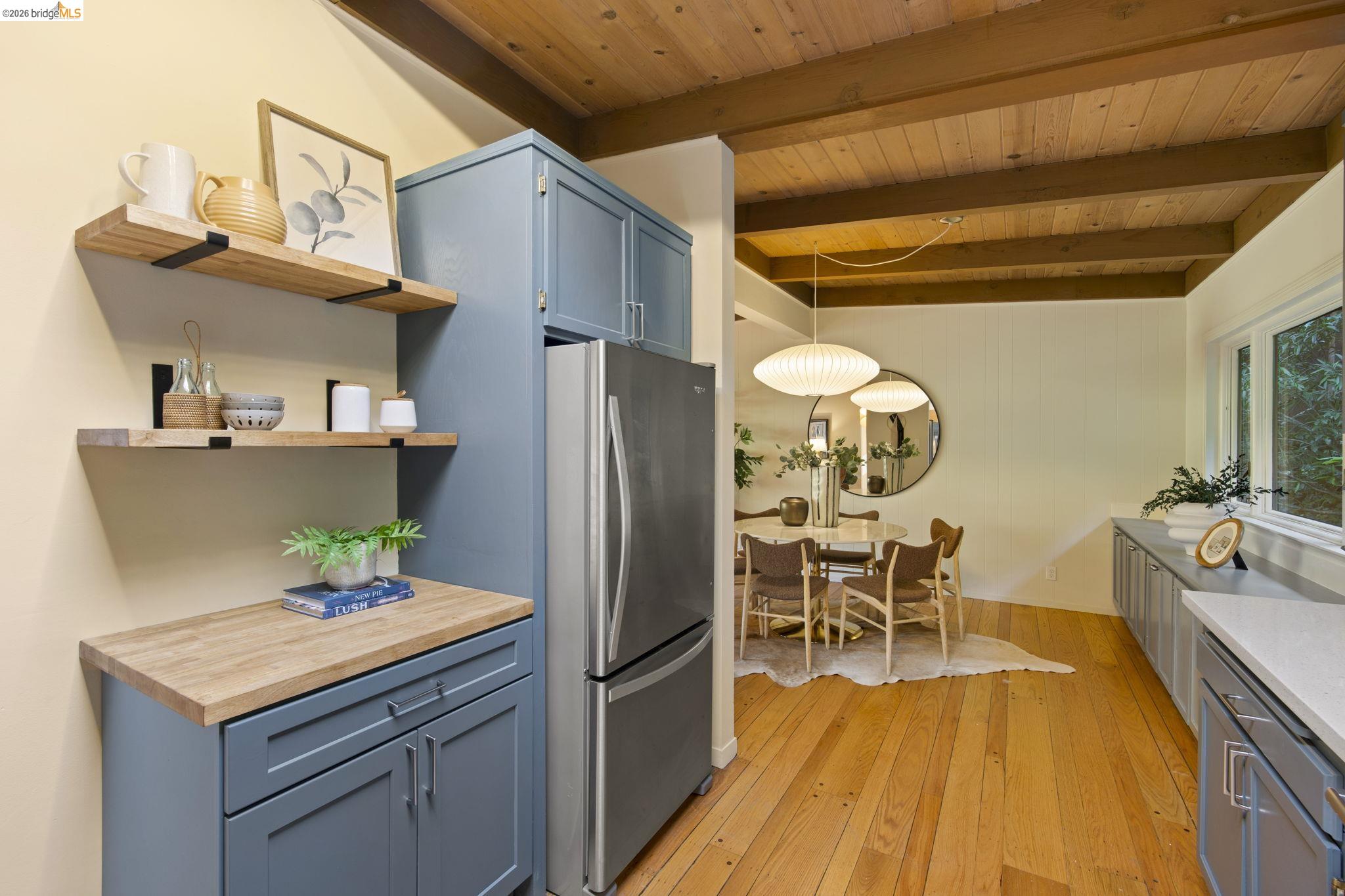 6476 Valley View Road Oakland, CA 94611 - Photo 10 of 50