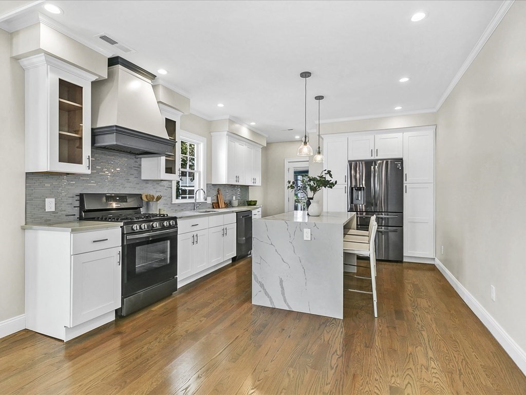 18 Laurel Street, Unit 18 Arlington, MA 02476 - Photo 6 of 34