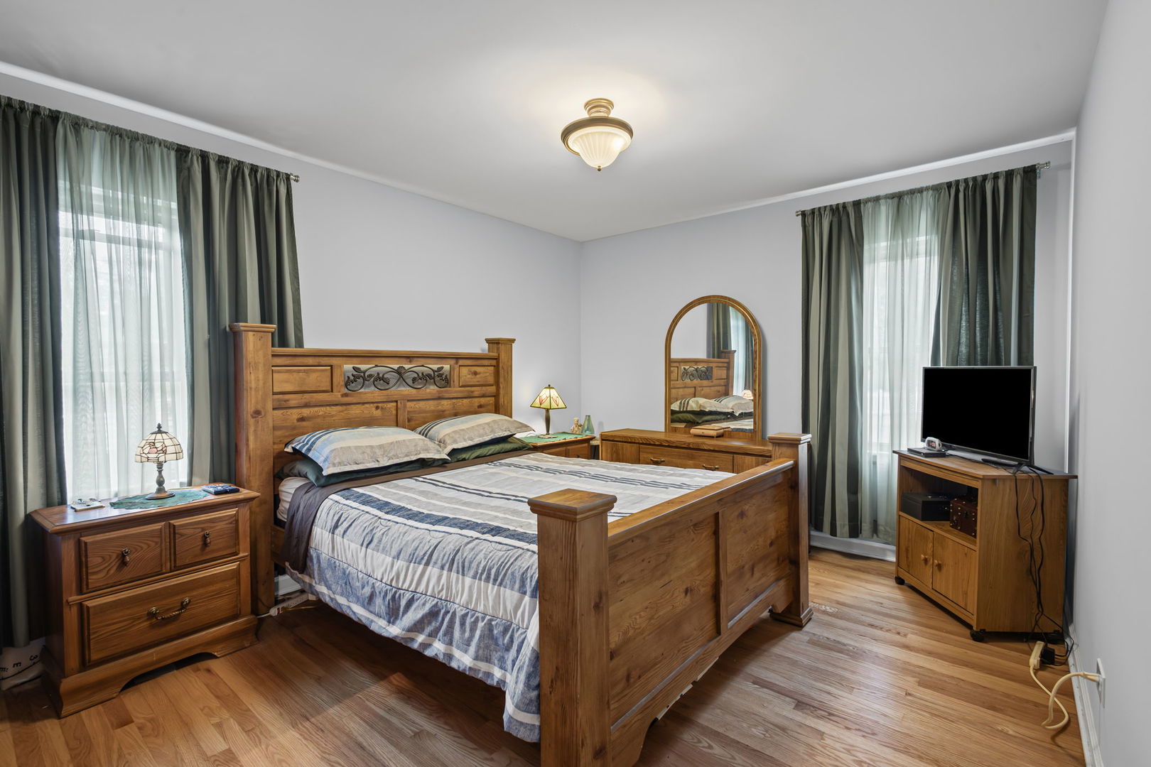 5459 Suffield Court Skokie, IL 60077 - Photo 9 of 25