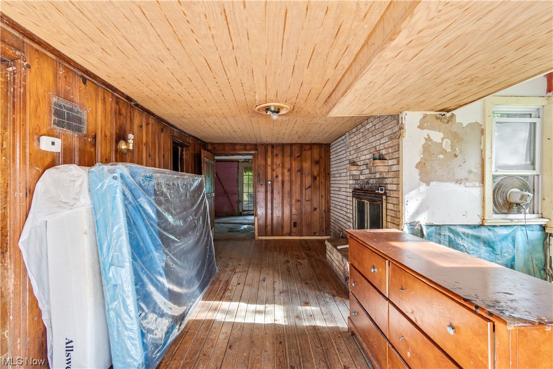 2096 McCoy Road Akron, OH 44320 - Photo 5 of 18 Gallery Image 5