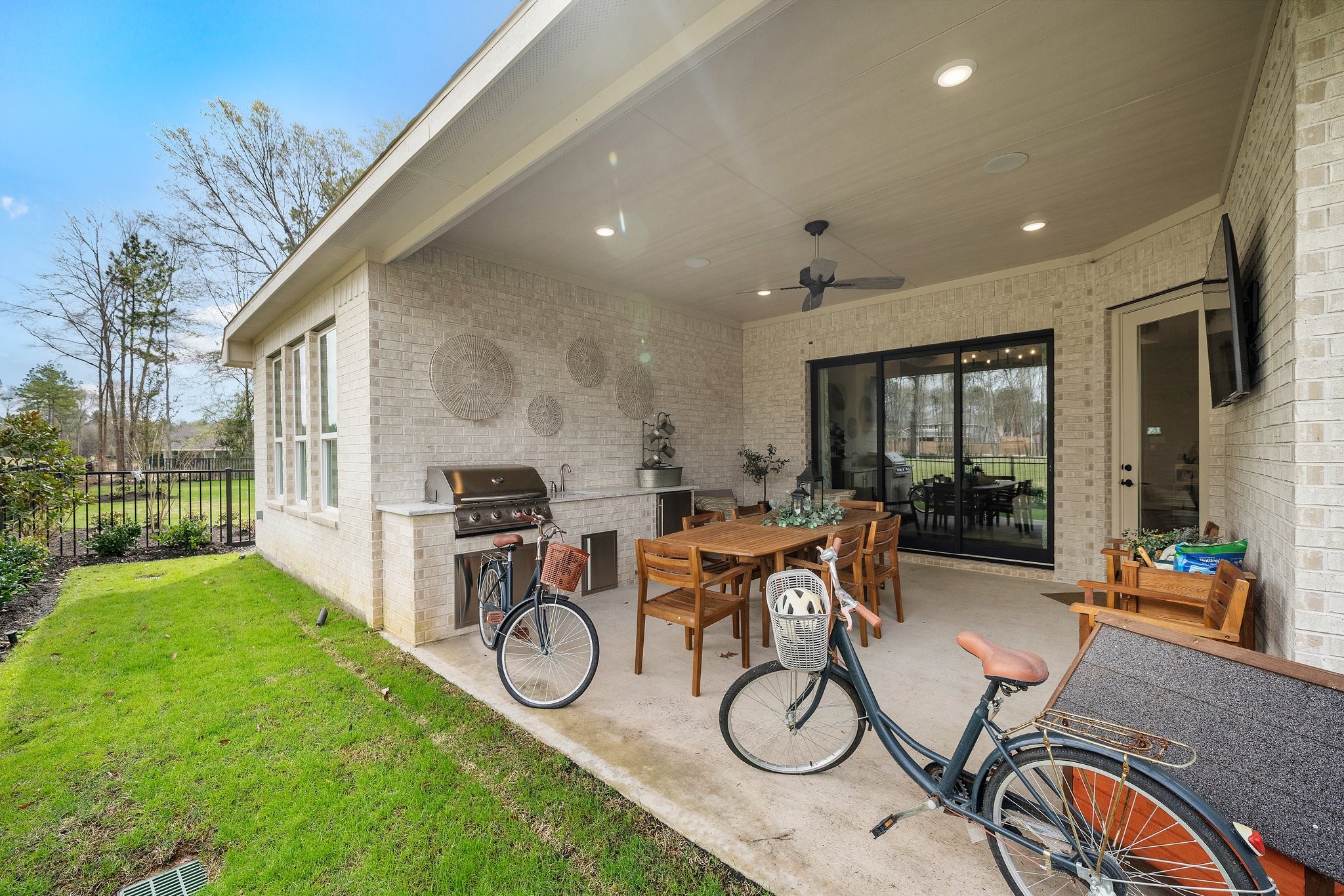 21702 Leaton Circle Porter, TX 77365 - Photo 29 of 36 All furnishings included—experience true model home living.