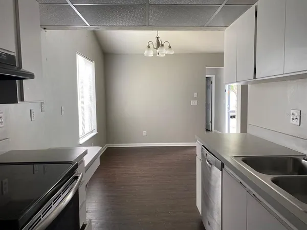 $1,400 | 2858 Southwest 39th Avenue, Gainesville, FL 32608