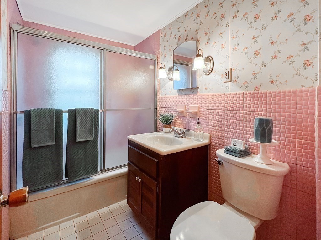 109 Roy Street Springfield, MA 01104 - Photo 16 of 30