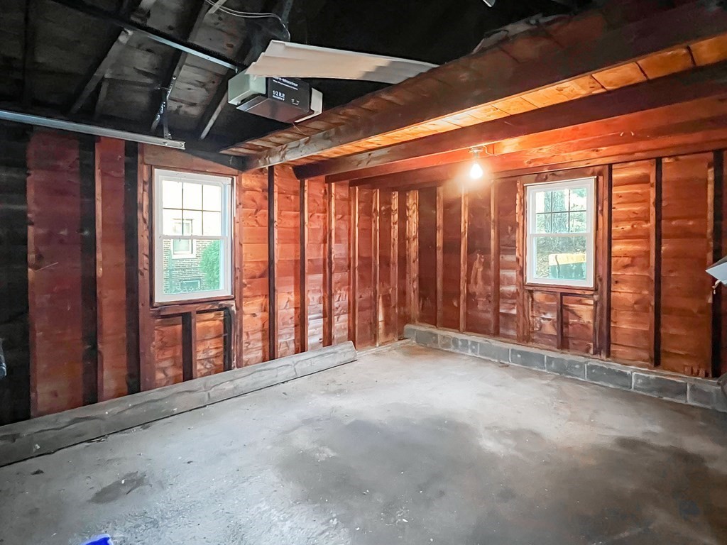 109 Roy Street Springfield, MA 01104 - Photo 25 of 30