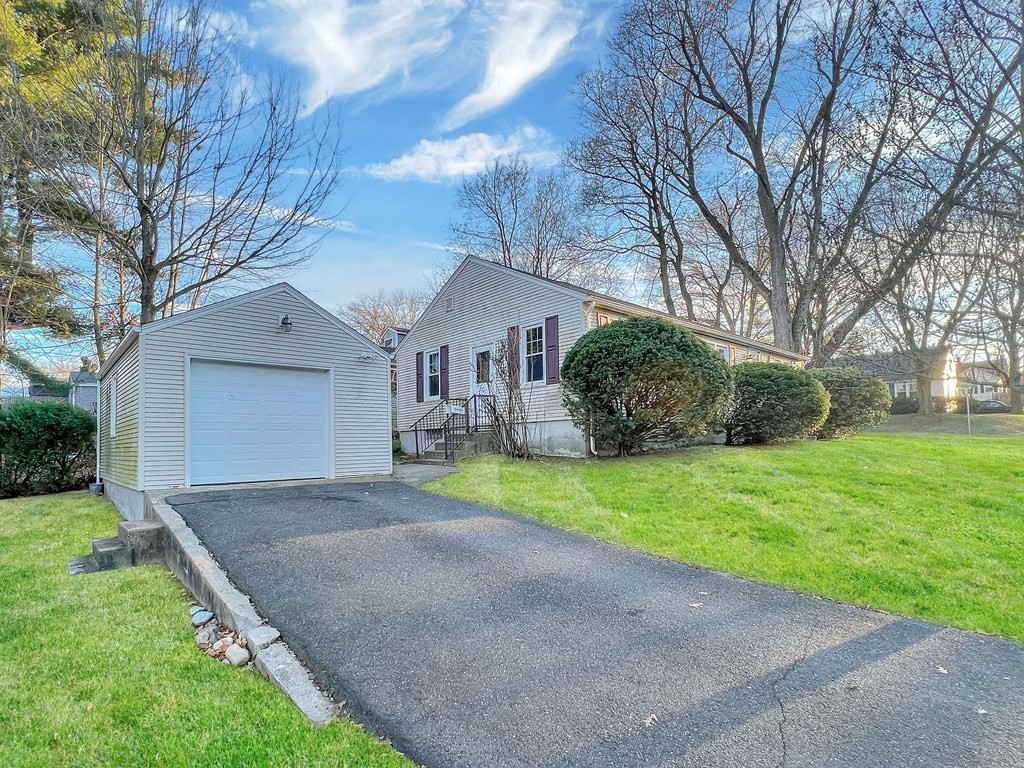 109 Roy Street Springfield, MA 01104 - Photo 26 of 30