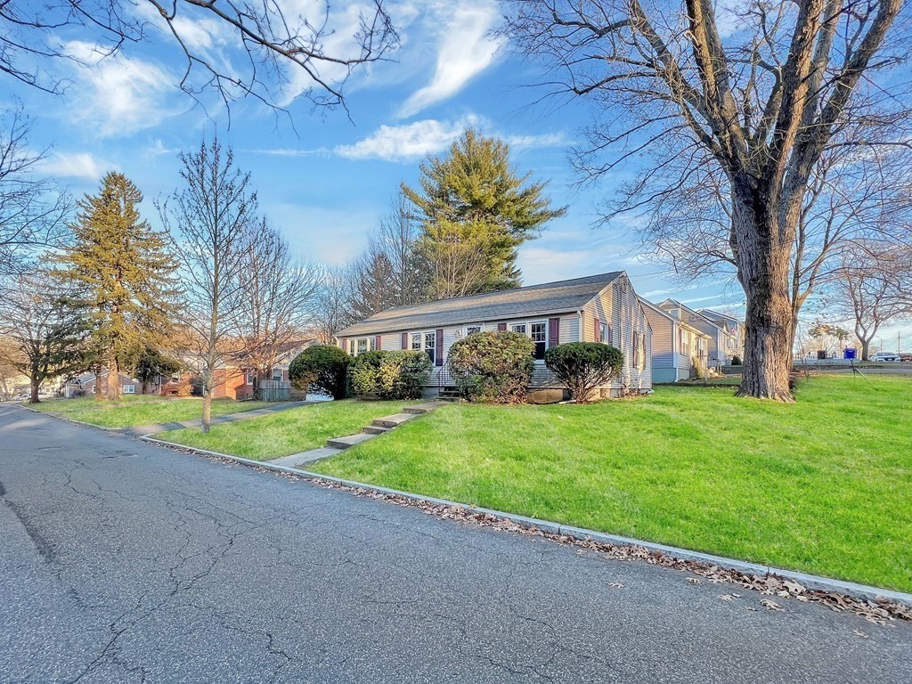 109 Roy Street Springfield, MA 01104 - Photo 28 of 30