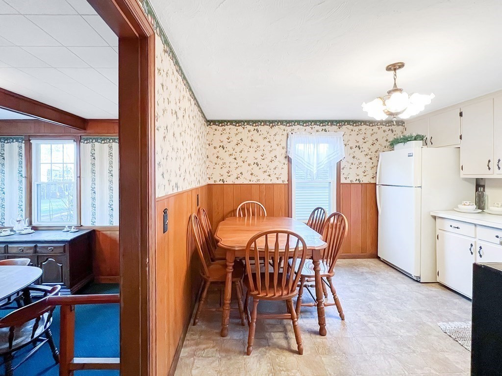 109 Roy Street Springfield, MA 01104 - Photo 8 of 30